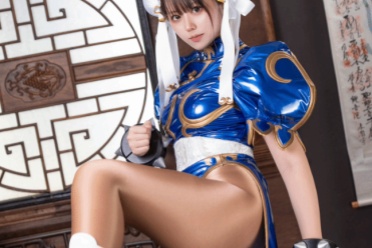 日本小姐姐COS《街头霸王》春丽：神级肉